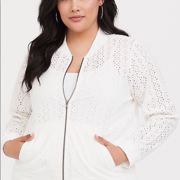NWT Torrid White Eyelet Bomber Jacket Size XXL - Picture 4 of 4